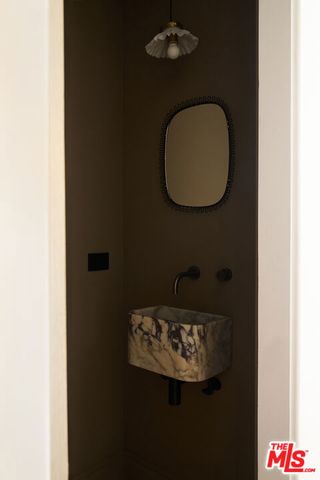 2214 Glencoe Avenue, Venice, CA 90291