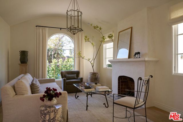 2214 Glencoe Avenue, Venice, CA 90291