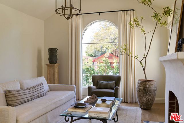 2214 Glencoe Avenue, Venice, CA 90291