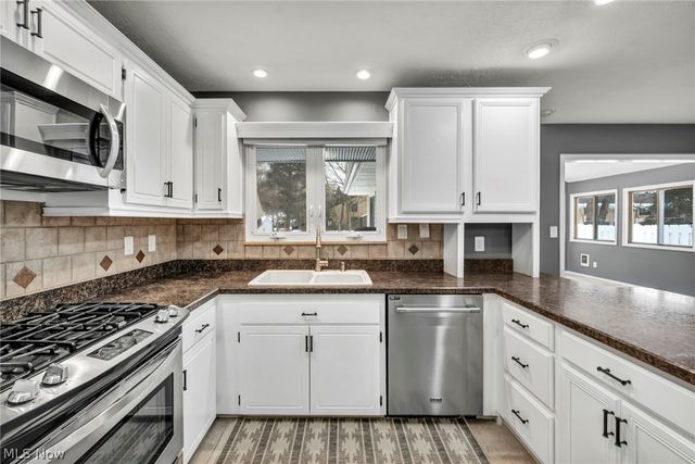 498 Jeannette Drive, Richmond Heights, OH 44143