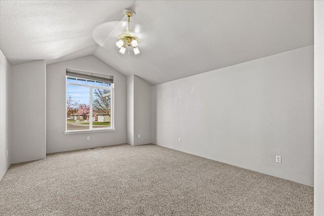 3524 Shawna Drive, Medford, OR 97504