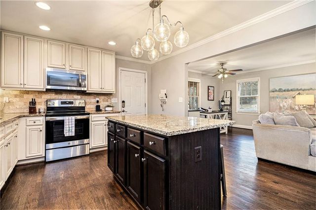 14 Larkwood Circle, Cartersville, GA 30120