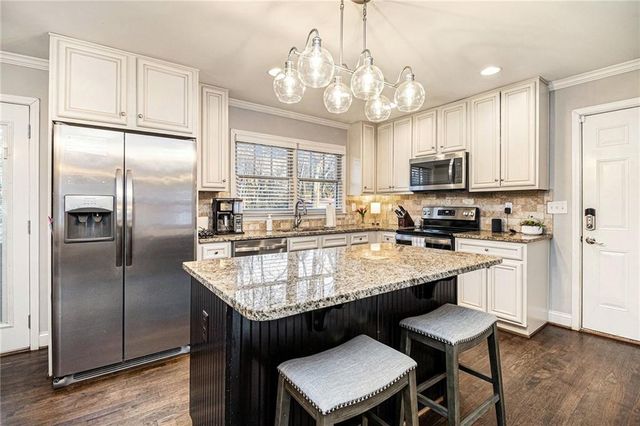 14 Larkwood Circle, Cartersville, GA 30120