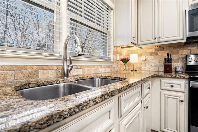 14 Larkwood Circle, Cartersville, GA 30120