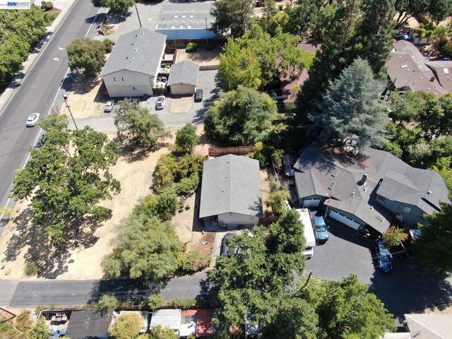 2355 Pleasant Hill Rd, Pleasant Hill, CA 94523