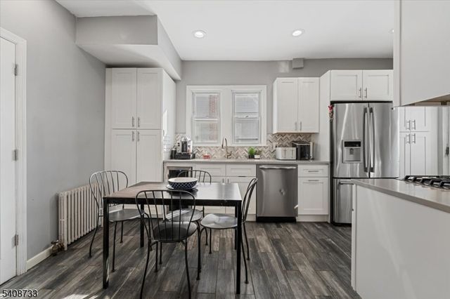 609 Harrison Pl, Linden City, NJ 07036