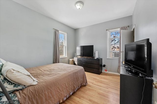 609 Harrison Pl, Linden City, NJ 07036