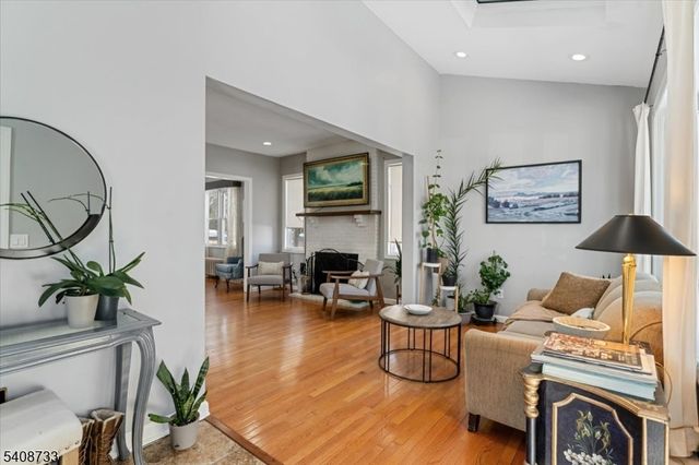 609 Harrison Pl, Linden City, NJ 07036