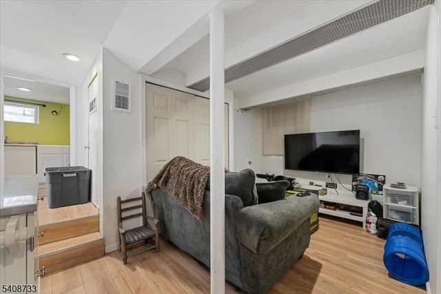 609 Harrison Pl, Linden City, NJ 07036