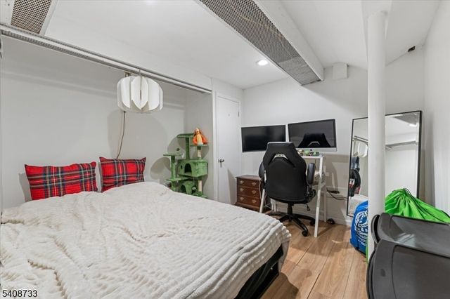 609 Harrison Pl, Linden City, NJ 07036