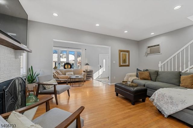 609 Harrison Pl, Linden City, NJ 07036