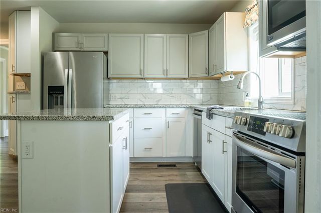 8798 Guinea RD, Hayes, VA 23072