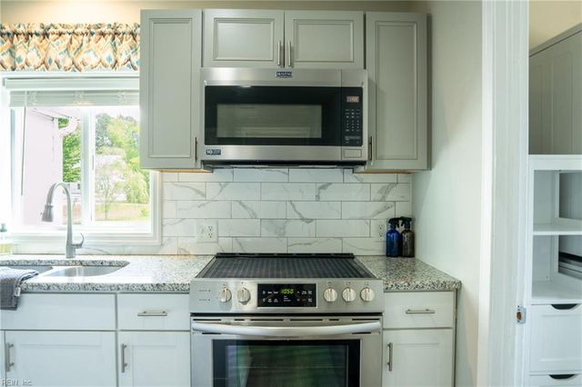 8798 Guinea RD, Hayes, VA 23072