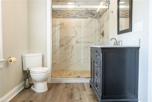 8798 Guinea RD, Hayes, VA 23072