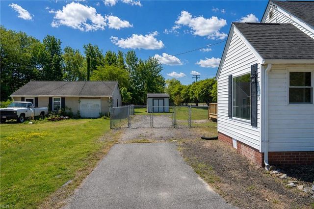 8798 Guinea RD, Hayes, VA 23072