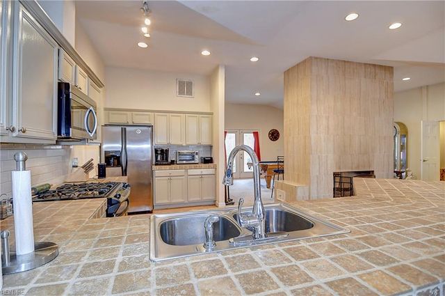 3513 Byrn Brae DR, Virginia Beach, VA 23464