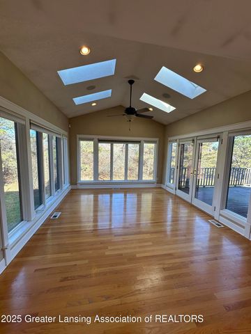 7671 Royal Cove Drive, Lansing, MI 48917