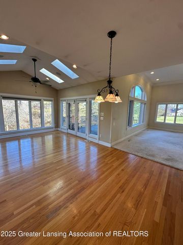 7671 Royal Cove Drive, Lansing, MI 48917