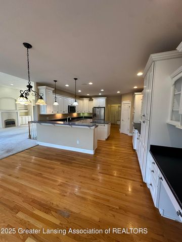 7671 Royal Cove Drive, Lansing, MI 48917