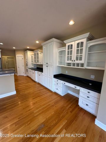 7671 Royal Cove Drive, Lansing, MI 48917