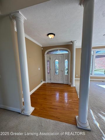 7671 Royal Cove Drive, Lansing, MI 48917