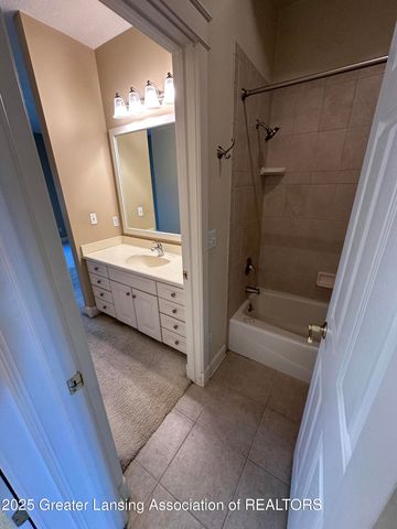 7671 Royal Cove Drive, Lansing, MI 48917