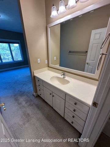 7671 Royal Cove Drive, Lansing, MI 48917