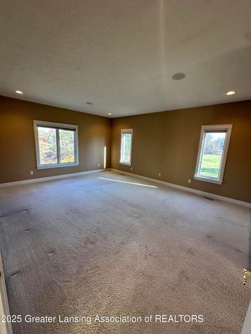 7671 Royal Cove Drive, Lansing, MI 48917