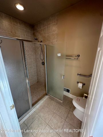 7671 Royal Cove Drive, Lansing, MI 48917