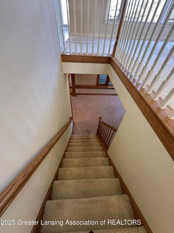 7671 Royal Cove Drive, Lansing, MI 48917