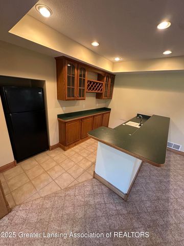 7671 Royal Cove Drive, Lansing, MI 48917