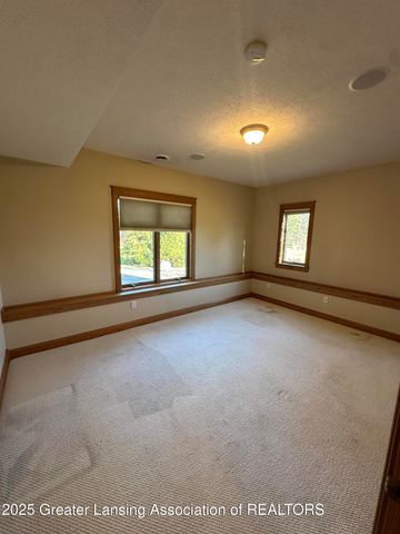 7671 Royal Cove Drive, Lansing, MI 48917