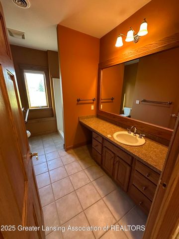 7671 Royal Cove Drive, Lansing, MI 48917