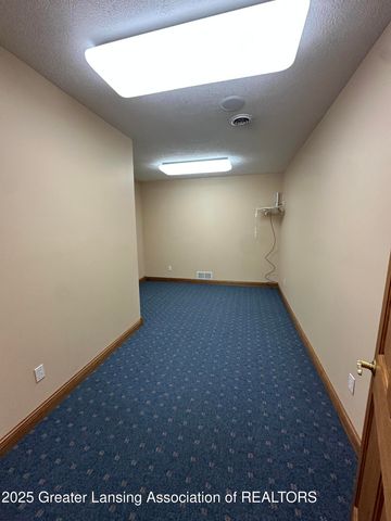 7671 Royal Cove Drive, Lansing, MI 48917