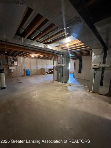 7671 Royal Cove Drive, Lansing, MI 48917