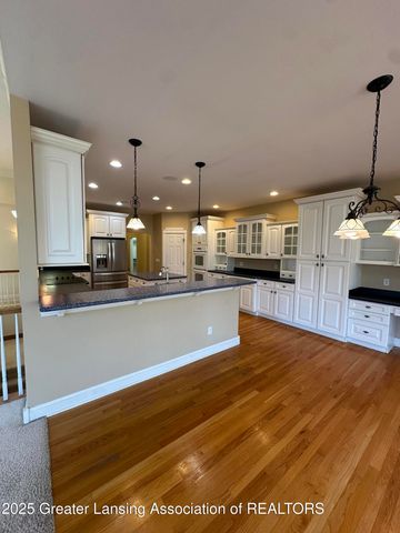 7671 Royal Cove Drive, Lansing, MI 48917