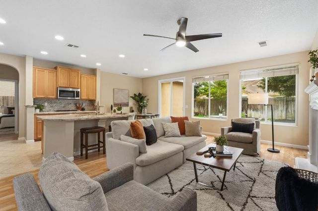 5676 Overleaf Way, Sacramento, CA 95835