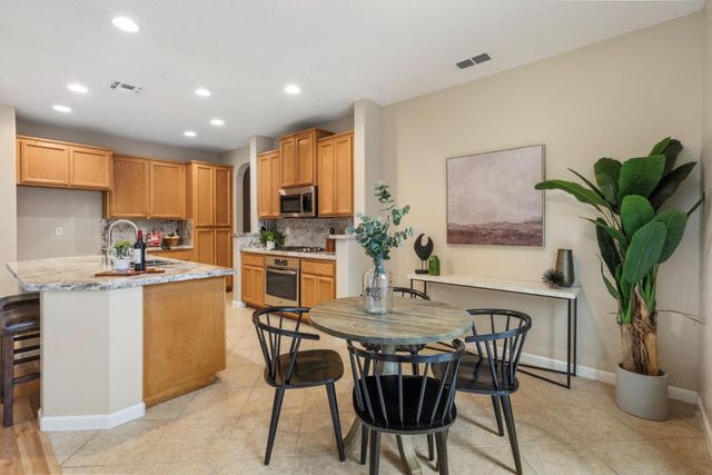 5676 Overleaf Way, Sacramento, CA 95835