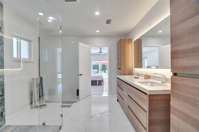 4030 Bayview Drive, Fort Lauderdale, FL 33308