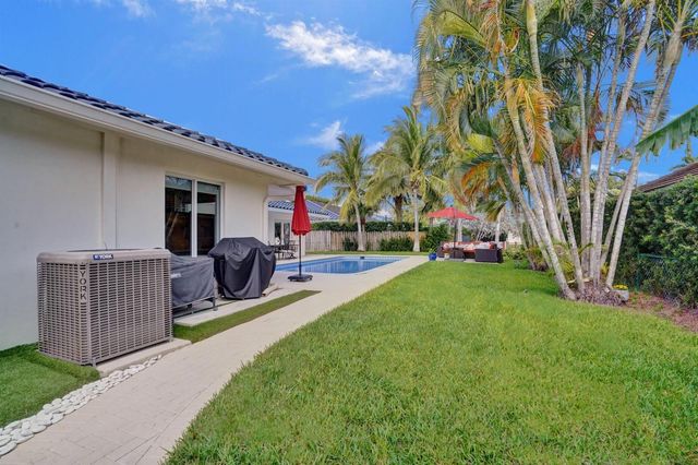 4030 Bayview Drive, Fort Lauderdale, FL 33308
