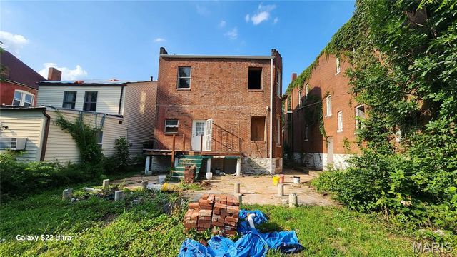 5204 Ridge Avenue, St Louis, MO 63113