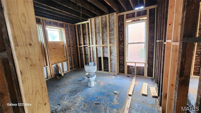 5204 Ridge Avenue, St Louis, MO 63113