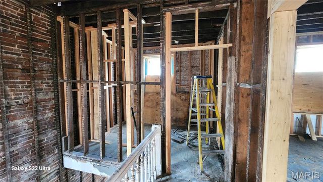 5204 Ridge Avenue, St Louis, MO 63113