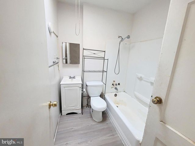 3004 MCELDERRY ST, Baltimore, MD 21205