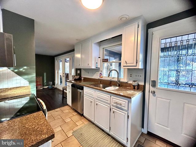 118 ROLLER COASTER RD, Harpers Ferry, WV 25425