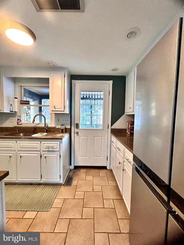 118 ROLLER COASTER RD, Harpers Ferry, WV 25425