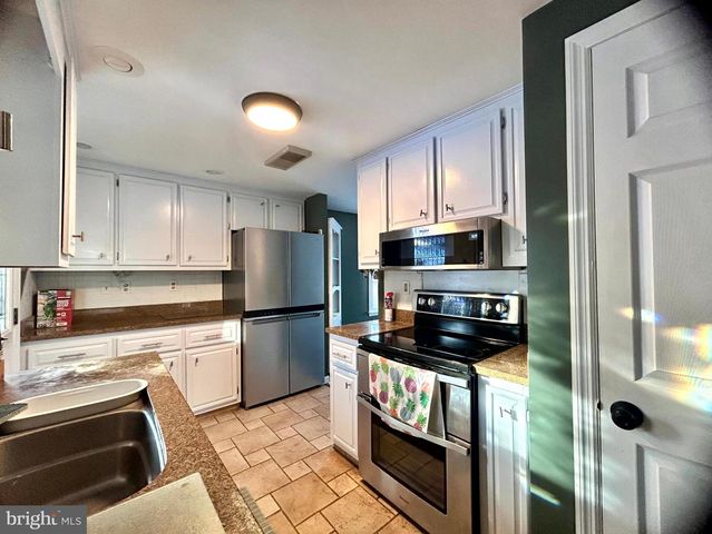 118 ROLLER COASTER RD, Harpers Ferry, WV 25425