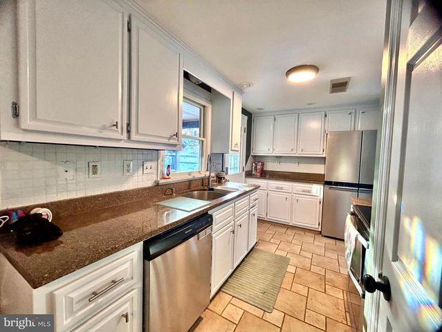 118 ROLLER COASTER RD, Harpers Ferry, WV 25425