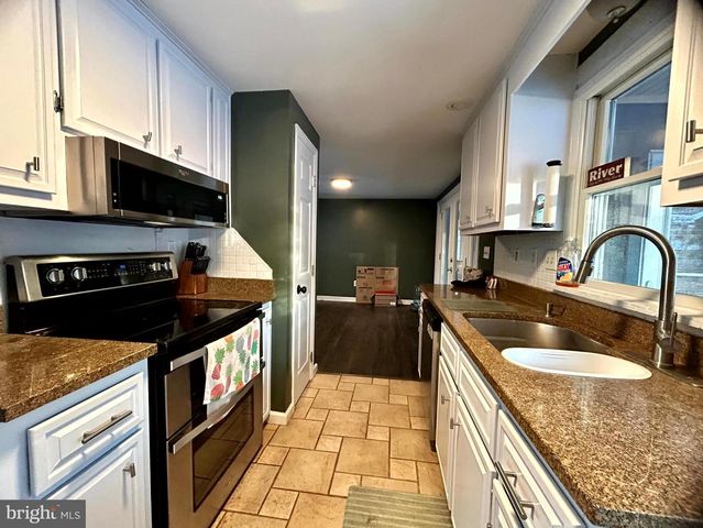 118 ROLLER COASTER RD, Harpers Ferry, WV 25425