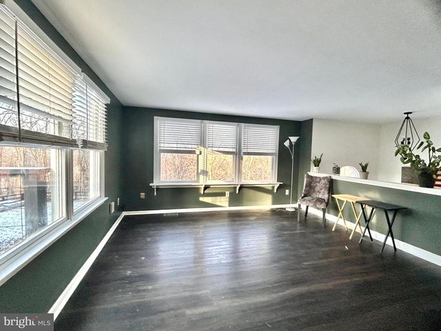 118 ROLLER COASTER RD, Harpers Ferry, WV 25425